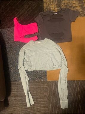 Women’s garage tops small, small and xs